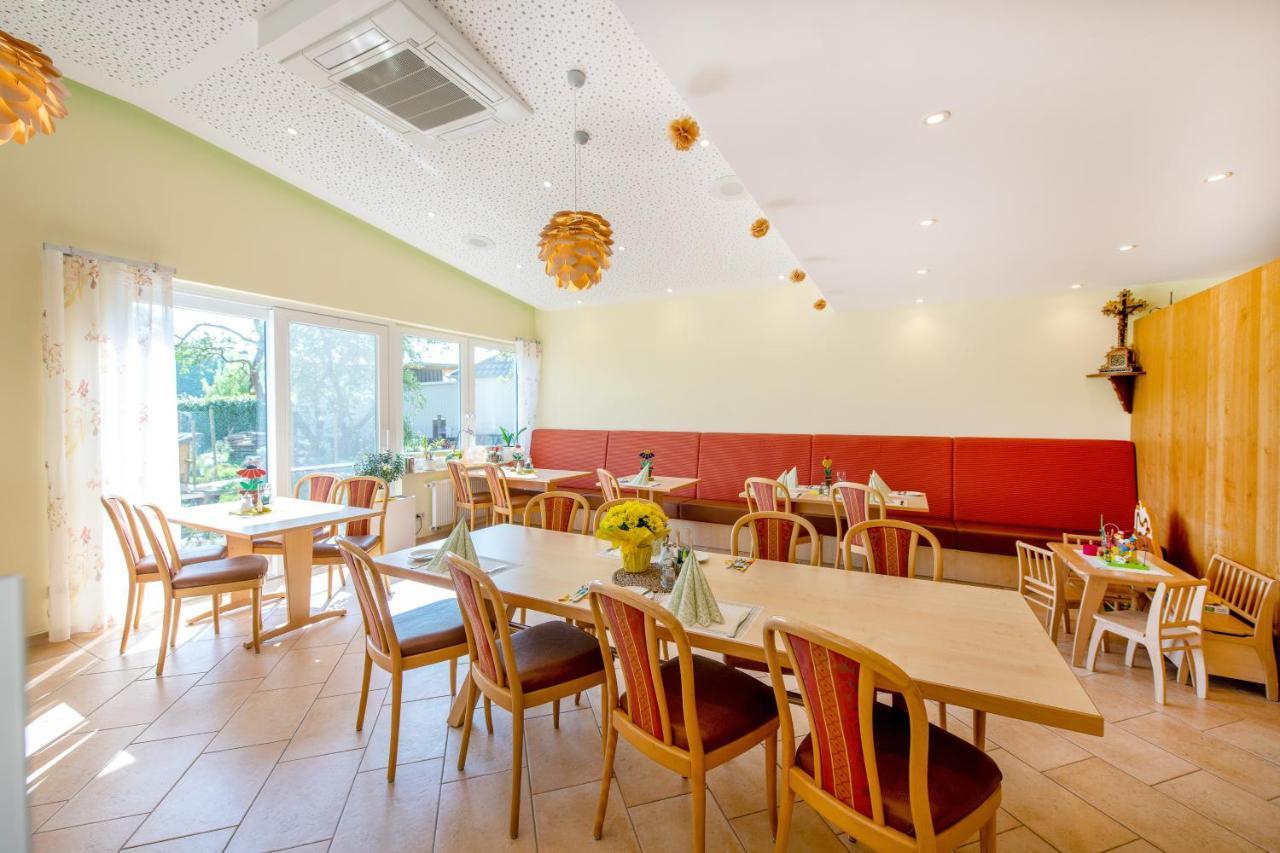 Waldesblick, Hotel-Restaurant Lahr  エクステリア 写真