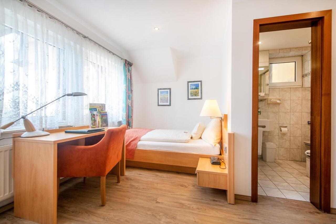 Waldesblick, Hotel-Restaurant Lahr  部屋 写真