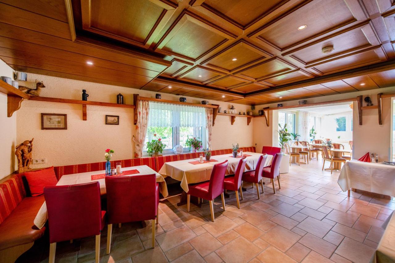 Waldesblick, Hotel-Restaurant Lahr  エクステリア 写真