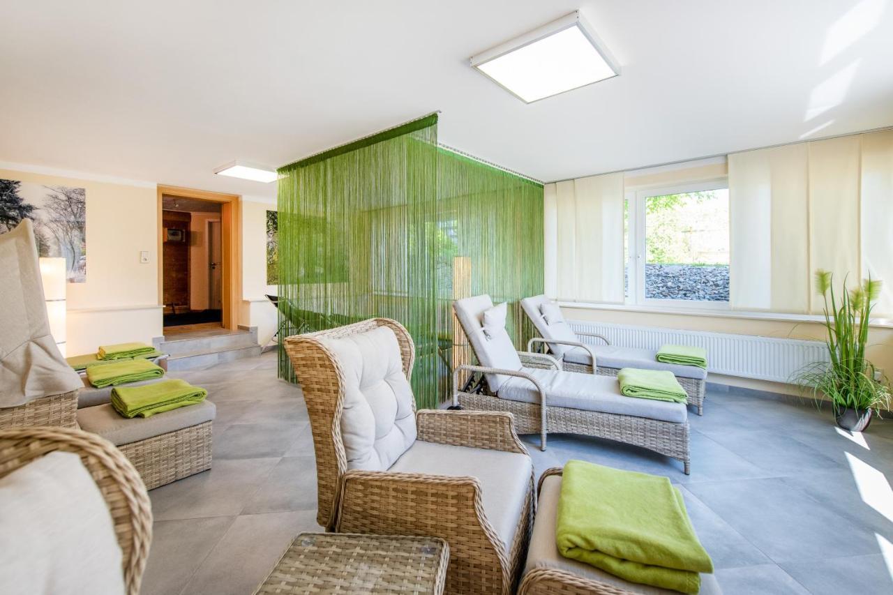 Waldesblick, Hotel-Restaurant Lahr  エクステリア 写真