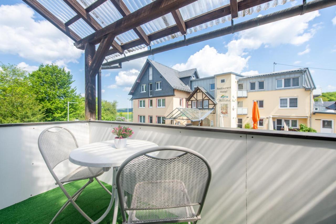 Waldesblick, Hotel-Restaurant Lahr  エクステリア 写真
