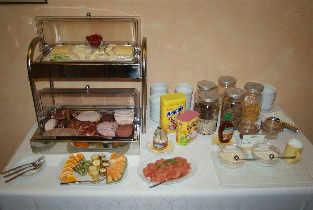 Waldesblick, Hotel-Restaurant Lahr  エクステリア 写真