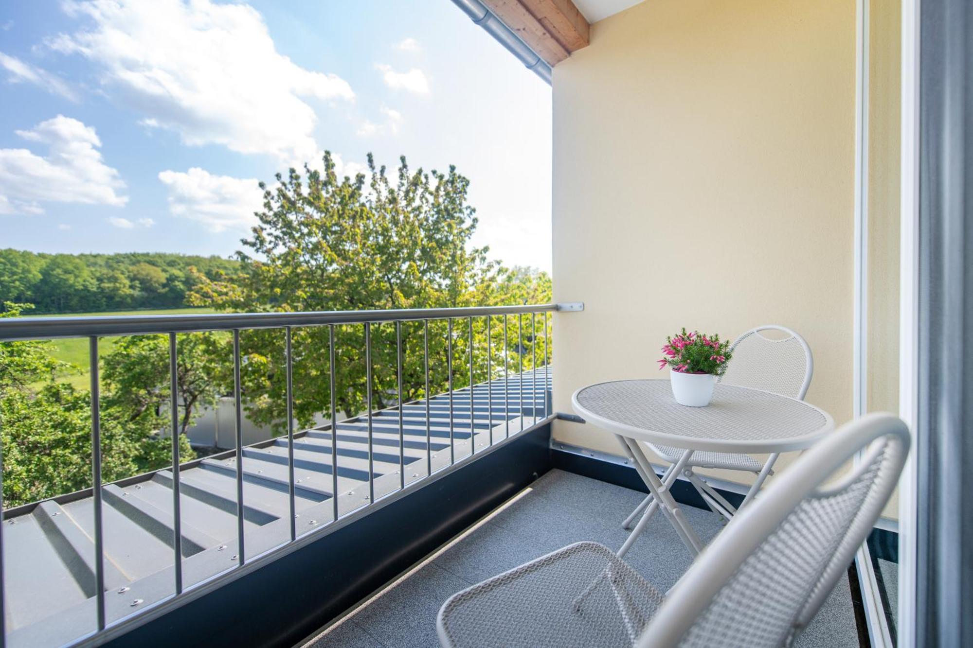 Waldesblick, Hotel-Restaurant Lahr  エクステリア 写真