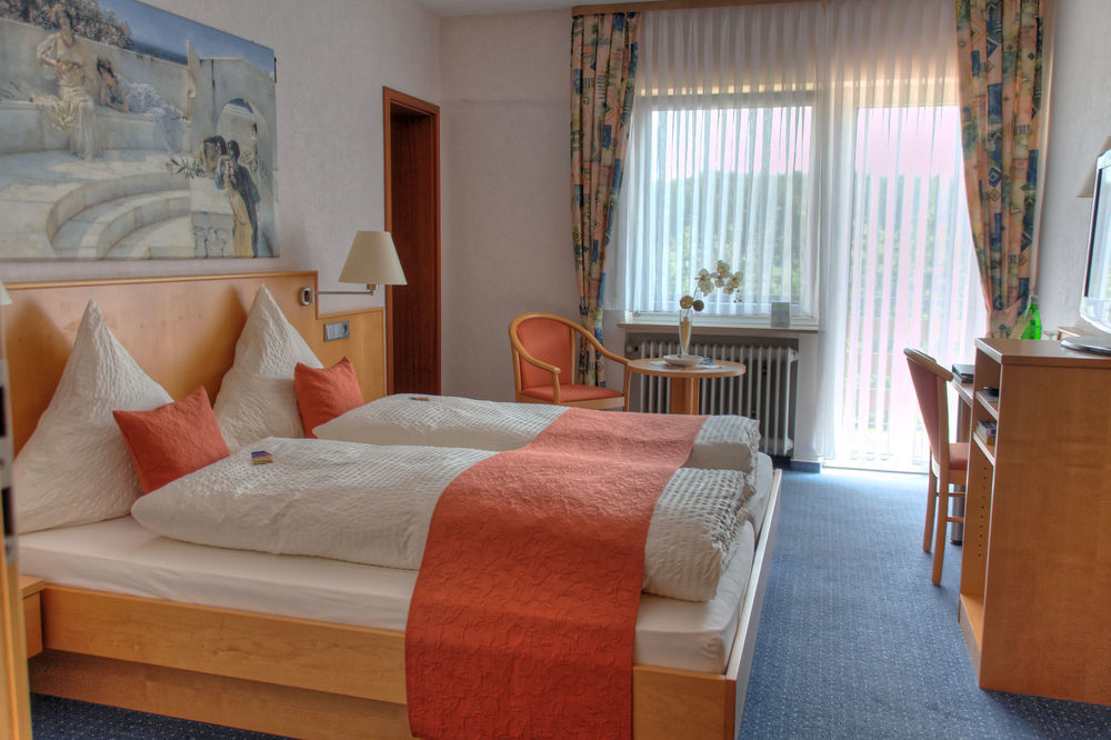 Waldesblick, Hotel-Restaurant Lahr  エクステリア 写真